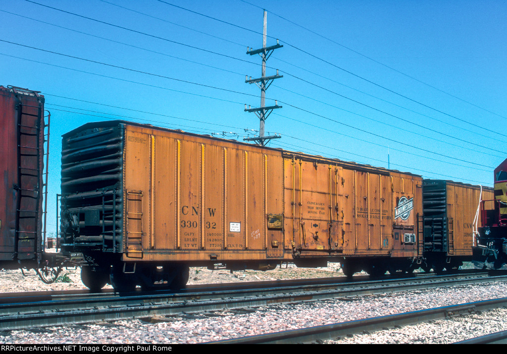 CNW 33032, 50-ft outside braced Insulated Plug Door box car on the BRC